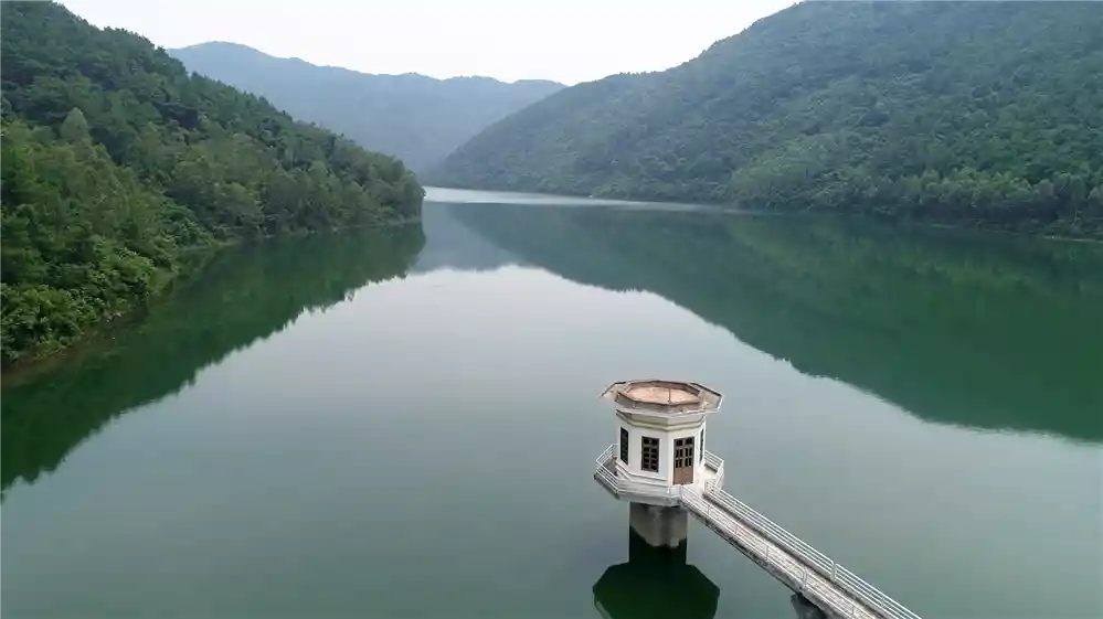 Hồ Xạ Hương